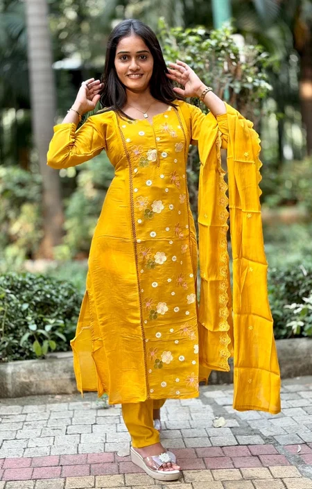 KF 908 Kalaai Mull Chanderi Embroidery Kurti With Bottom Dupatta 